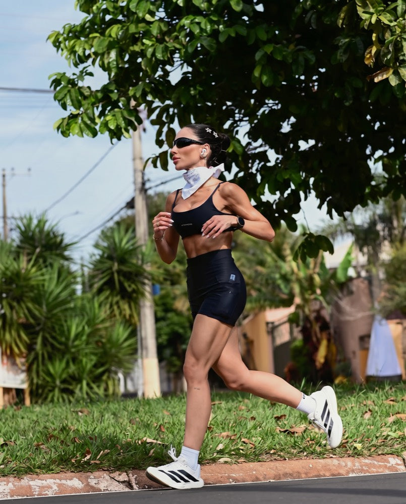 Corrida com o produto na mão